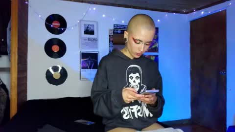 Snapshot of alex_one888 chatting on February 16, 10:43 pm Alex online show from February 16, 10:43 pm