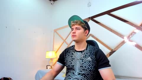 Alex  online show from April 9, 7:41 pm