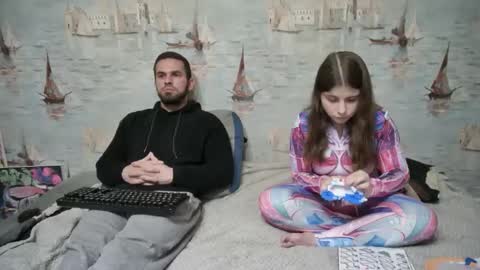 Alex and Sarah online show from October 11, 8:34 pm