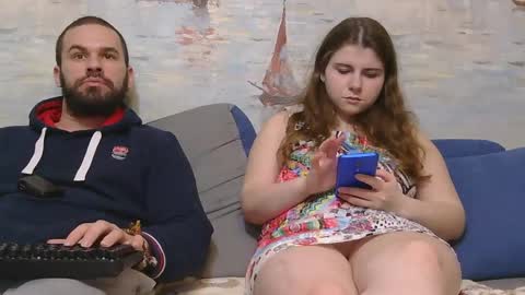 Alex and Sarah online show from April 23, 10:00 pm