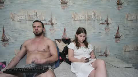 Alex and Sarah online show from October 3, 7:33 pm