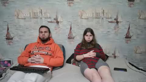 Alex and Sarah online show from October 15, 6:20 pm