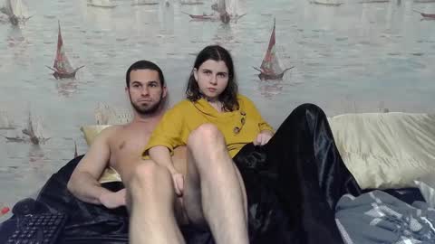 Alex and Sarah online show from December 6, 1:46 am