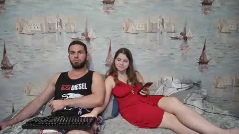 Alex and Sarah online show from September 10, 8:21 pm