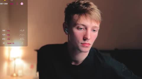 alex_schafer online show from September 30, 6:18 pm