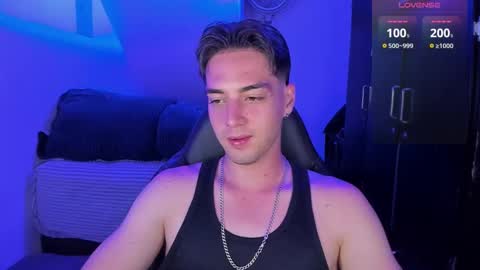 Snapshot of alex_smith0 chatting on February 22, 2:28 am online show from February 22, 2:28 am