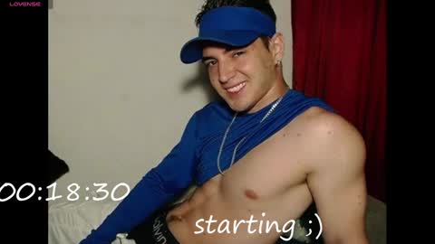Snapshot of alex_smith0 chatting on January 6, 12:37 am online show from January 6, 12:37 am