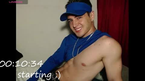 Snapshot of alex_smith0 chatting on February 17, 1:25 am online show from February 17, 1:25 am