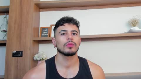 alex_wolf05 online show from February 19, 5:23 pm