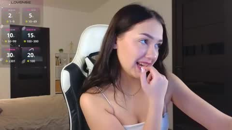 Alexa  dont forget to thumbs up me online show from November 3, 2:34 am