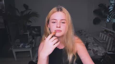 Snapshot of alexa_pirs chatting on September 13, 3:25 pm alexa_pirs online show from September 13, 3:25 pm