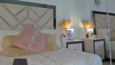 Snapshot of alexa_tobar chatting on September 10, 11:17 pm alexa_tobar online show from September 10, 11:17 pm