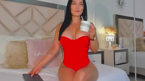 Snapshot of alexa_tobar chatting on February 9, 12:17 am alexa_tobar online show from February 9, 12:17 am