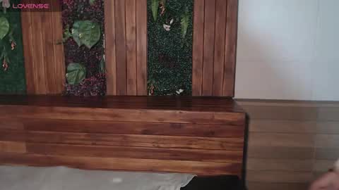 alexa_vandercloude online show from February 27, 12:01 pm