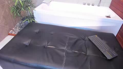 alexa_vandercloude online show from March 5, 3:40 pm