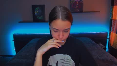 Snapshot of alexabarkley chatting on March 4, 3:22 am angel online show from March 4, 3:22 am
