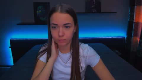Snapshot of alexabarkley chatting on January 1, 6:37 am angel online show from January 1, 6:37 am