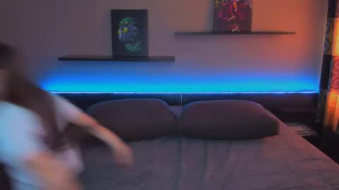 angel online show from March 18, 5:46 am