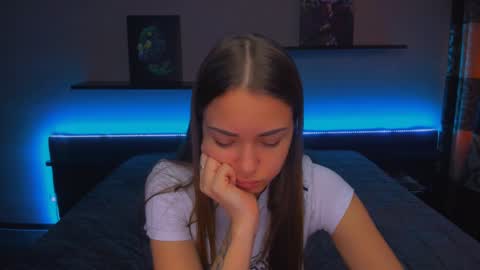 Snapshot of alexabarkley chatting on January 16, 3:23 am angel online show from January 16, 3:23 am