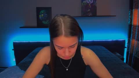 Snapshot of alexabarkley chatting on February 12, 6:19 am angel online show from February 12, 6:19 am