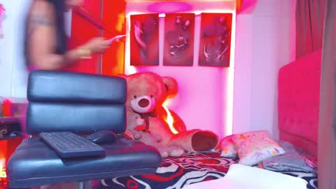 Snapshot of alexafoxxy01 chatting on February 23, 1:57 am alexafoxxy01 online show from February 23, 1:57 am