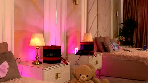 Snapshot of alexaheyess chatting on February 23, 10:06 am Alexa online show from February 23, 10:06 am