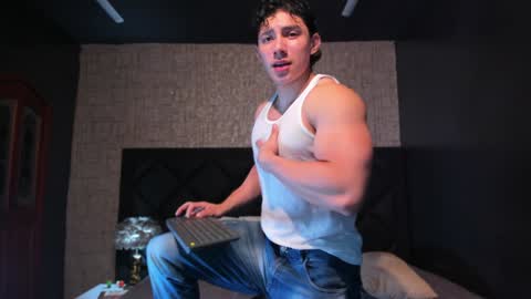 Snapshot of alexander_classy chatting on January 22, 3:09 am Alex online show from January 22, 3:09 am
