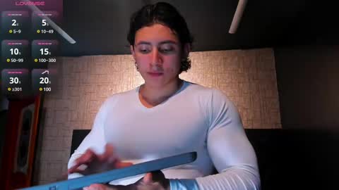 Snapshot of alexander_classy chatting on February 18, 1:32 am Alex online show from February 18, 1:32 am