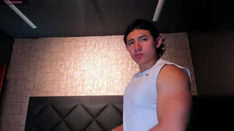 Snapshot of alexander_classy chatting on February 19, 2:44 am Alex online show from February 19, 2:44 am