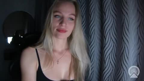 Snapshot of alexandmonika chatting on September 21, 4:11 pm AlexAndMonika online show from September 21, 4:11 pm