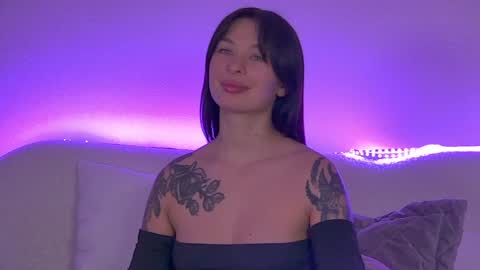 Snapshot of alexandrabloom chatting on February 9, 1:22 am AlexandraBloom online show from February 9, 1:22 am