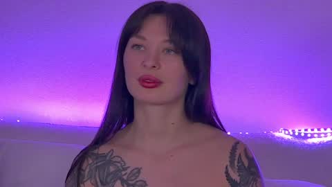 Snapshot of alexandrabloom chatting on February 8, 6:44 pm AlexandraBloom online show from February 8, 6:44 pm