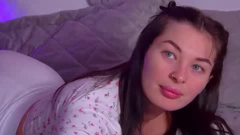 Snapshot of alexandrabloom chatting on February 27, 12:36 am AlexandraBloom online show from February 27, 12:36 am