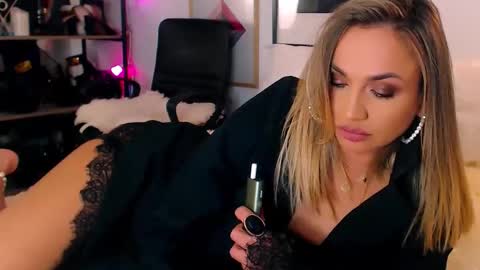 alexandrawooow online show from May 5, 8:36 pm