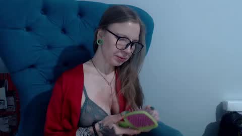 Snapshot of alexandrazaryanova chatting on February 7, 6:45 am Alexandra online show from February 7, 6:45 am