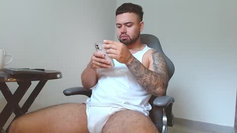 Snapshot of alexandro_king chatting on January 5, 1:36 pm ALEX online show from January 5, 1:36 pm