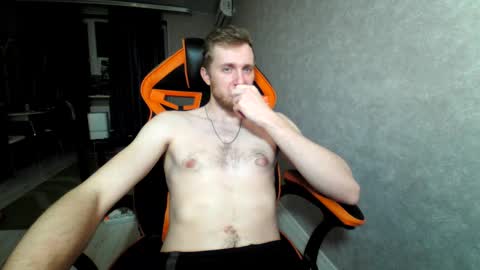 Snapshot of alexfox2018 chatting on February 13, 9:28 pm Alex online show from February 13, 9:28 pm