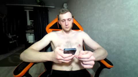 Snapshot of alexfox2018 chatting on March 1, 1:00 am Alex online show from March 1, 1:00 am