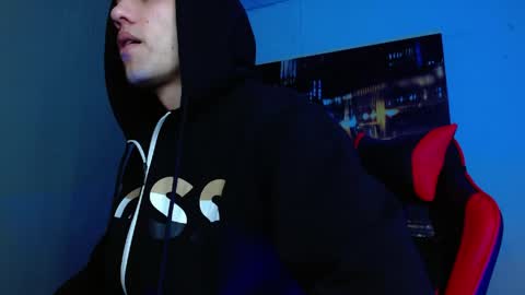 alexgiraldo__ online show from April 28, 11:58 am