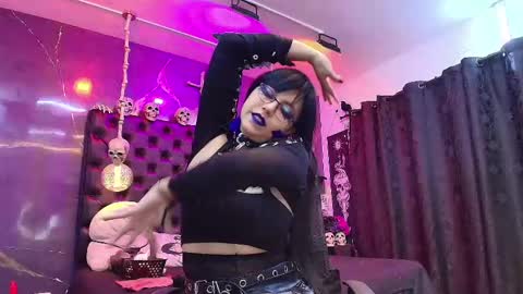 Snapshot of alexhoe_ chatting on February 15, 6:55 pm Alex online show from February 15, 6:55 pm