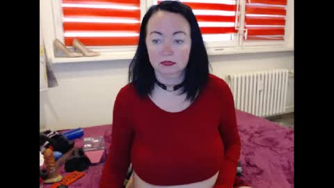 Snapshot of alexie33 chatting on February 13, 10:02 am alexie33 online show from February 13, 10:02 am