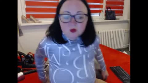 Snapshot of alexie33 chatting on February 26, 1:11 pm alexie33 online show from February 26, 1:11 pm