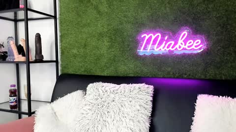 alexisbanx online show from December 7, 3:47 pm