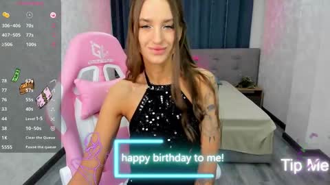 Snapshot of alexisl0ve chatting on February 26, 9:20 pm Alexis Mon Tue Wed Thu Fri 7 GMT 0100am-0700am online show from February 26, 9:20 pm