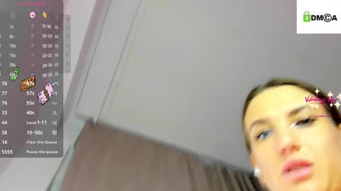 Snapshot of alexisl0ve chatting on February 13, 11:58 pm Alexis Mon Tue Wed Thu Fri 7 GMT 0100am-0700am online show from February 13, 11:58 pm