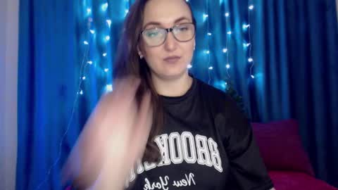Snapshot of alexismacc chatting on December 19, 2:23 am alexismacc online show from December 19, 2:23 am