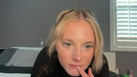 alexispaige06 online show from December 3, 10:21 pm