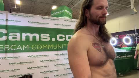 Snapshot of alexmanndickerson chatting on December 7, 10:12 pm Alex Mann online show from December 7, 10:12 pm