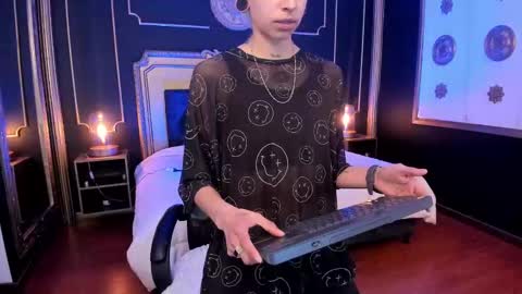 Snapshot of alexpoett chatting on September 16, 9:18 pm Alex online show from September 16, 9:18 pm