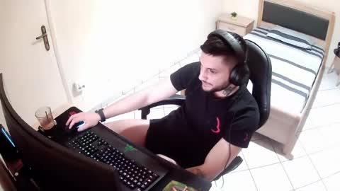 alexthepro00 online show from June 13, 5:34 pm